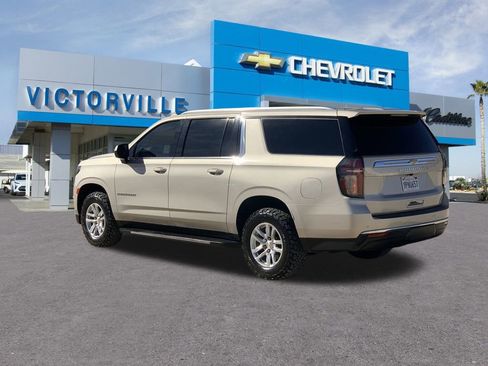 Used 2022 Chevrolet Suburban LT image 6