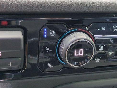 Used 2025 Chevrolet Silverado 3500 High Country w/ Technology Package image 23