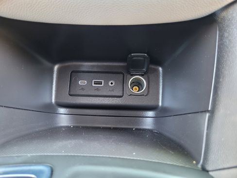 Used 2023 Chevrolet Equinox LT AWD/4WD image 21