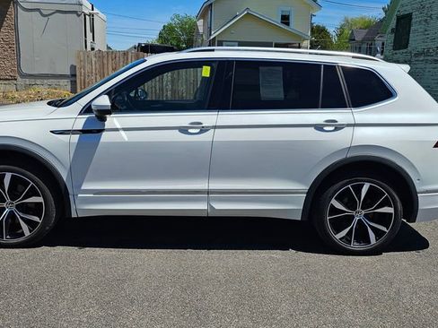 Used 2024 Volkswagen Tiguan SEL R-Line AWD/4WD image 4