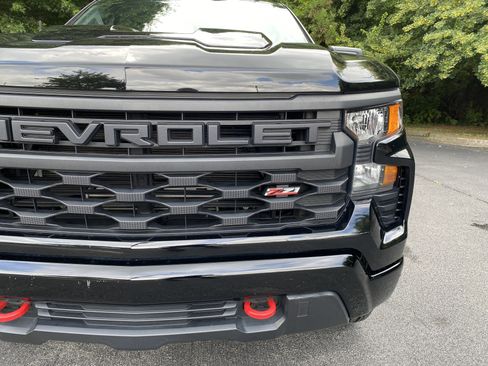 Used 2024 Chevrolet Silverado 1500 Custom Trail Boss w/ LPO, Dark Essentials Package AWD/4WD image 14