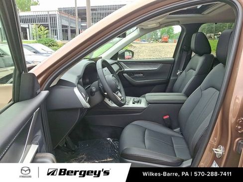 Certified 2025 MAZDA CX-70 3.3 Turbo w/ Premium Package AWD/4WD image 10