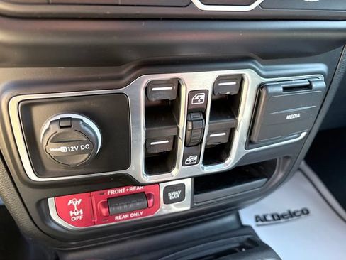 Used 2023 Jeep Wrangler Unlimited Rubicon 4xe AWD/4WD image 19