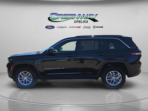 New 2025 Jeep Grand Cherokee Laredo image 5