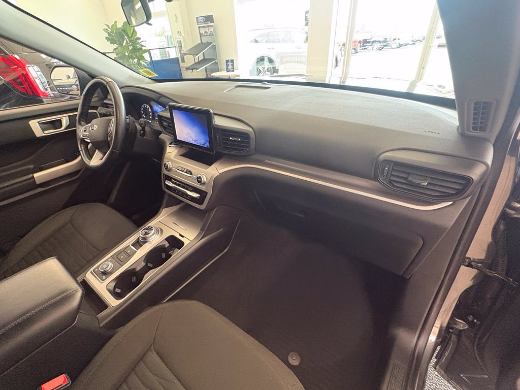 Used 2020 Ford Explorer XLT w/ Comfort Package AWD/4WD image 32