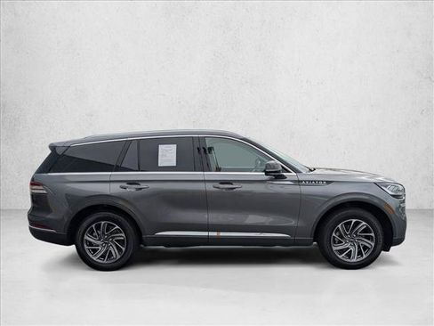 Used 2023 Lincoln Aviator AWD w/ Class IV Trailer Tow Package image 4