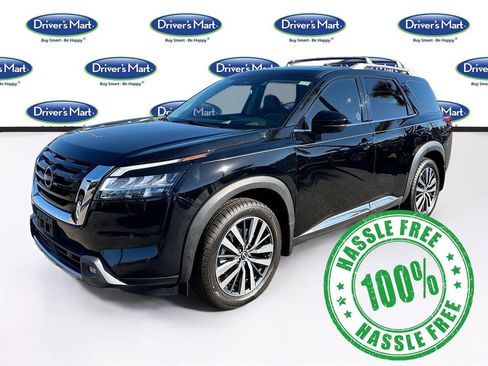 Used 2022 Nissan Pathfinder Platinum w/ Cargo Package image 3