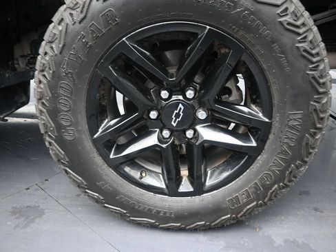 Used 2024 Chevrolet Silverado 1500 LT Trail Boss AWD/4WD image 10
