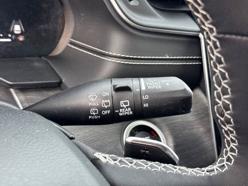 Used 2023 Jeep Grand Cherokee Limited w/ Luxury Tech Group II image 18