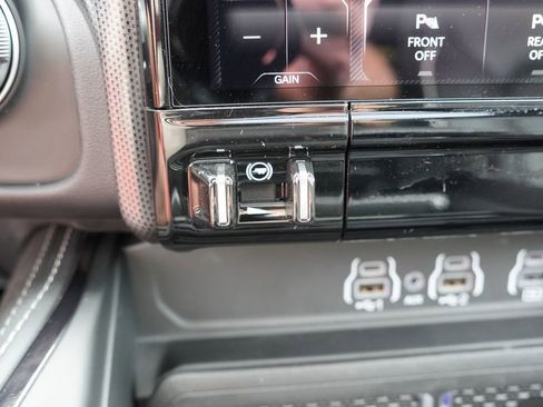 Certified 2025 RAM 1500 Limited AWD/4WD image 33