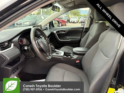 Used 2021 Toyota RAV4 XLE AWD/4WD image 23