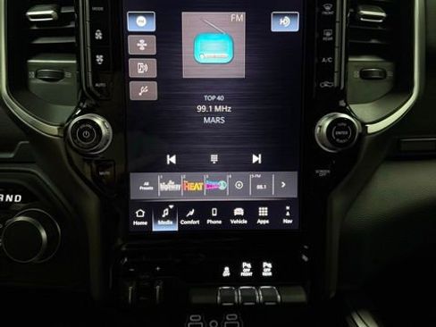 New 2026 RAM 1500 4x4 Crew Cab image 15