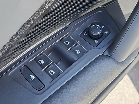 New 2026 Volkswagen Tiguan SEL R-Line image 6