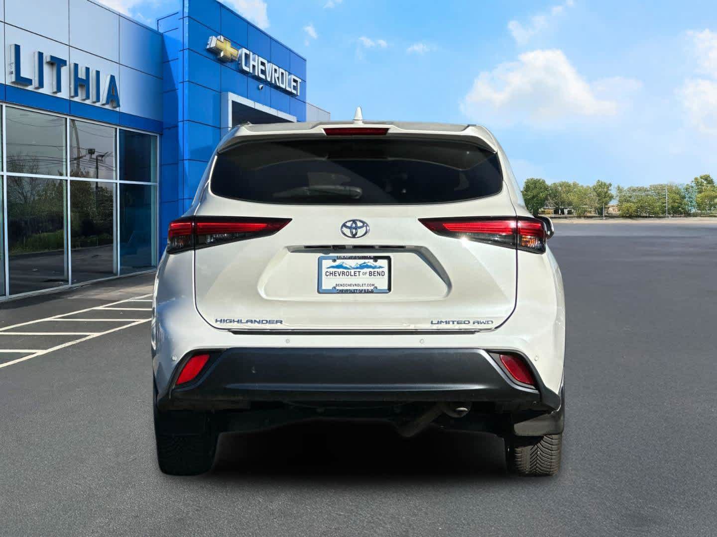 Used 2020 Toyota Highlander Limited AWD/4WD image 7