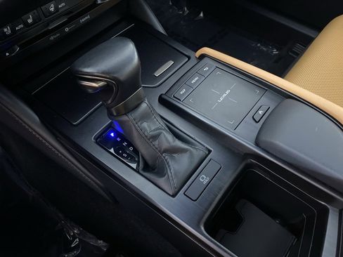 Certified 2022 Lexus ES 350 w/ Premium Package image 22