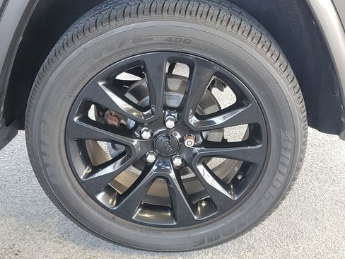Used 2019 Jeep Grand Cherokee Altitude RWD image 6