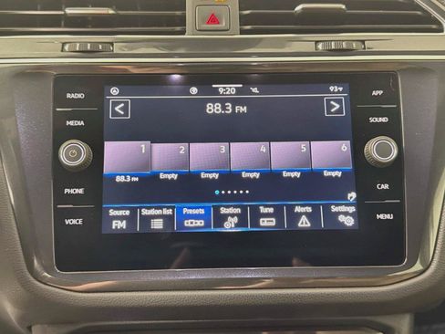 Used 2023 Volkswagen Tiguan SE FWD image 13