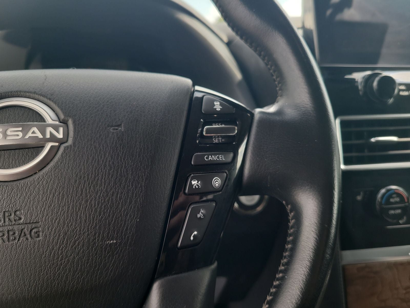 Used 2021 Nissan Armada SL w/ Captain's Chairs Package RWD image 15