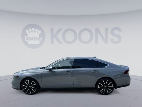 Used 2024 Honda Accord Touring image 7