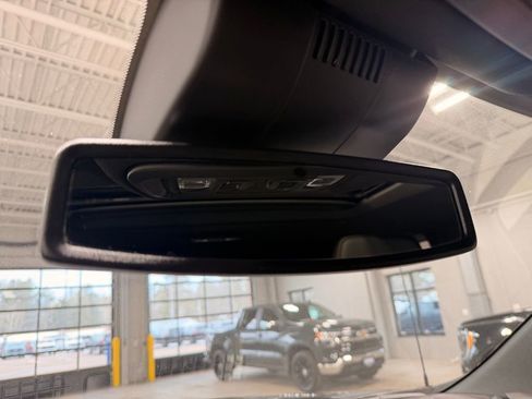 Used 2022 Chevrolet Silverado 1500 High Country w/ Z71 Off-Road Package image 46