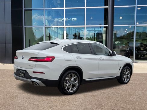 Used 2025 BMW X4 xDrive30i w/ Premium Package image 5
