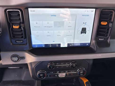 Used 2021 Ford Bronco Badlands image 25