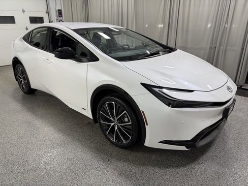 Used 2024 Toyota Prius Limited image 4