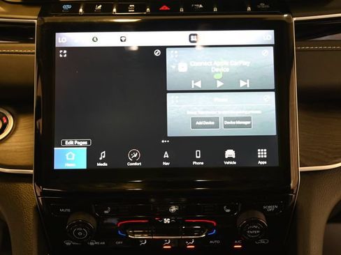 Used 2023 Jeep Grand Cherokee 4WD 4xe image 4