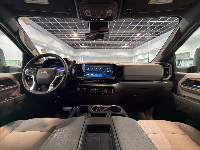 Used 2024 Chevrolet Silverado 2500 LT AWD/4WD image 15