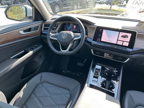 New 2026 Volkswagen Atlas SE image 9