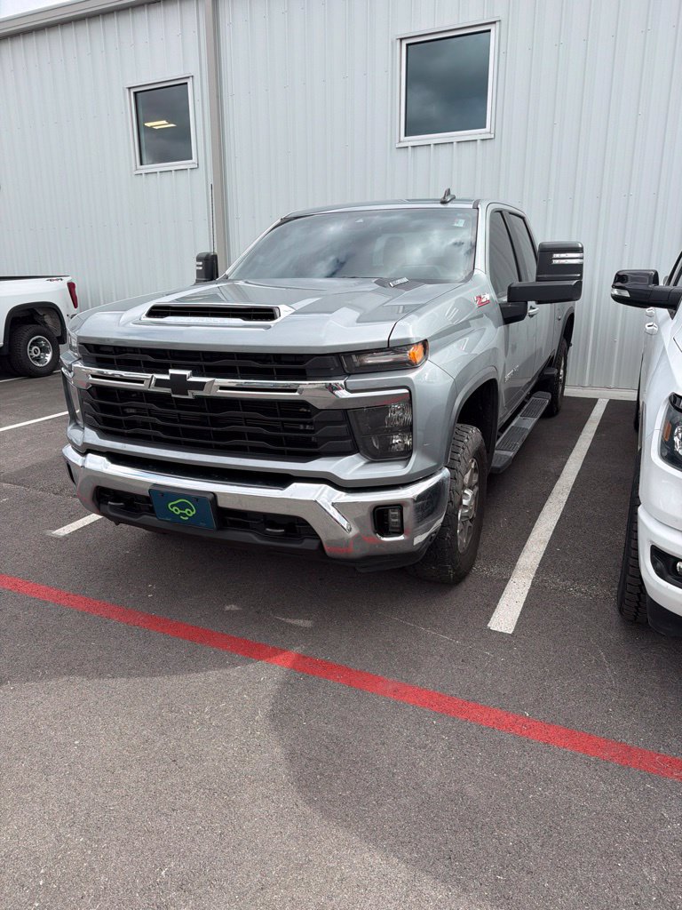 Used 2024 Chevrolet Silverado 3500 LT w/ Convenience Package AWD/4WD image 1