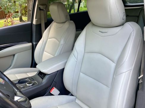 Used 2023 Cadillac XT4 Luxury w/ Cold Weather Package image 30