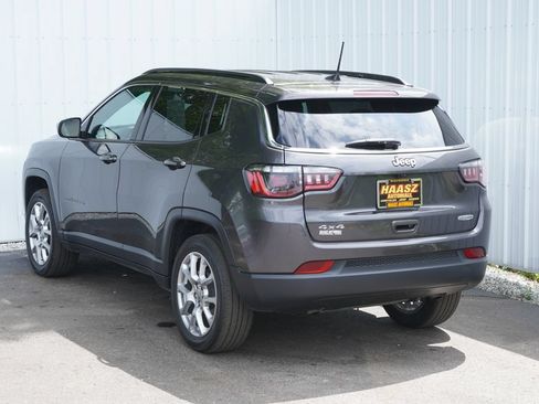 Used 2023 Jeep Compass Latitude AWD/4WD image 4