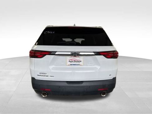 Used 2022 Chevrolet Traverse LT image 6