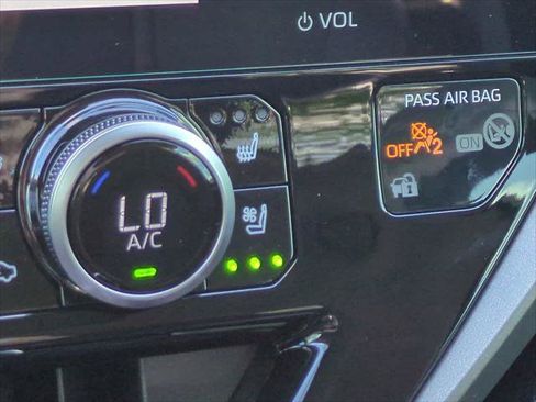 Certified 2026 Toyota Highlander Limited AWD/4WD image 23