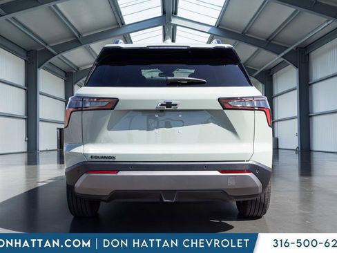 New 2026 Chevrolet Equinox LT w/ Midnight Edition FWD image 23