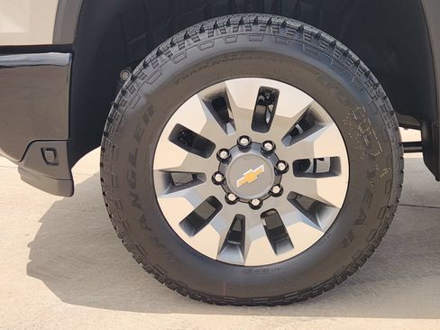 New 2026 Chevrolet Silverado 2500 Custom w/ Custom Value Package AWD/4WD image 13