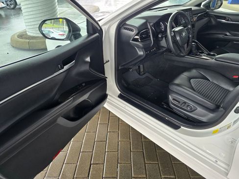 Used 2024 Toyota Camry SE w/ Cold Weather Package FWD image 22