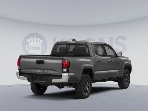 Used 2022 Toyota Tacoma SR5 w/ Technology Package AWD/4WD image 2
