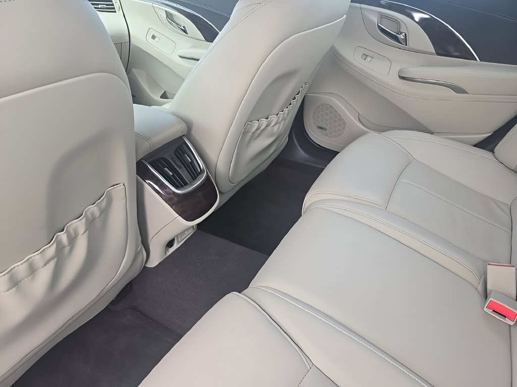 Used 2014 Buick LaCrosse Premium w/ Driver Confidence Package FWD image 11
