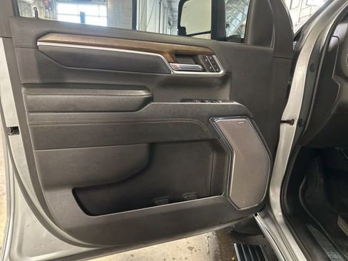 Used 2024 Chevrolet Silverado 2500 High Country image 9