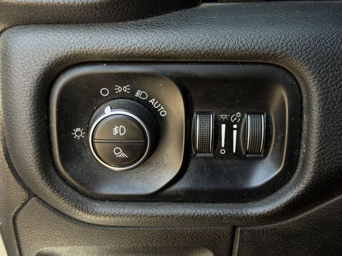 Used 2019 RAM 1500 Big Horn AWD/4WD image 25