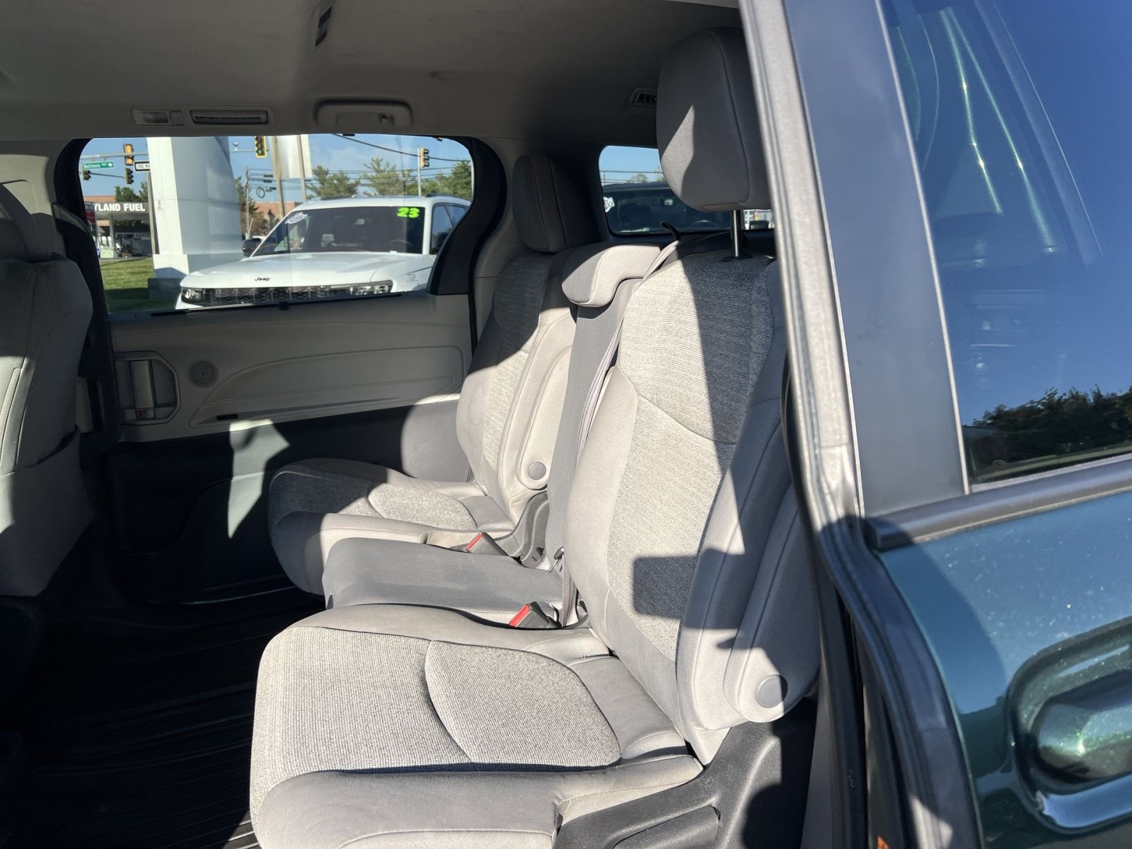 Used 2022 Toyota Sienna LE w/ LE Plus Package AWD/4WD image 24