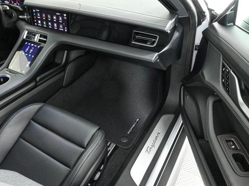 New 2025 Porsche Taycan image 25