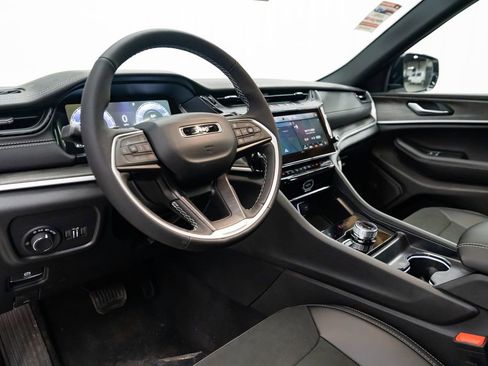 New 2026 Jeep Grand Cherokee 4WD image 25