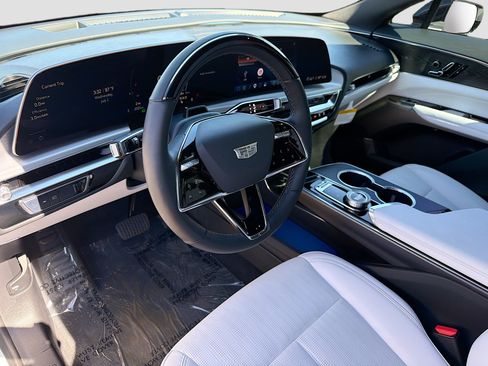 Certified 2026 Cadillac Lyriq Luxury RWD image 9