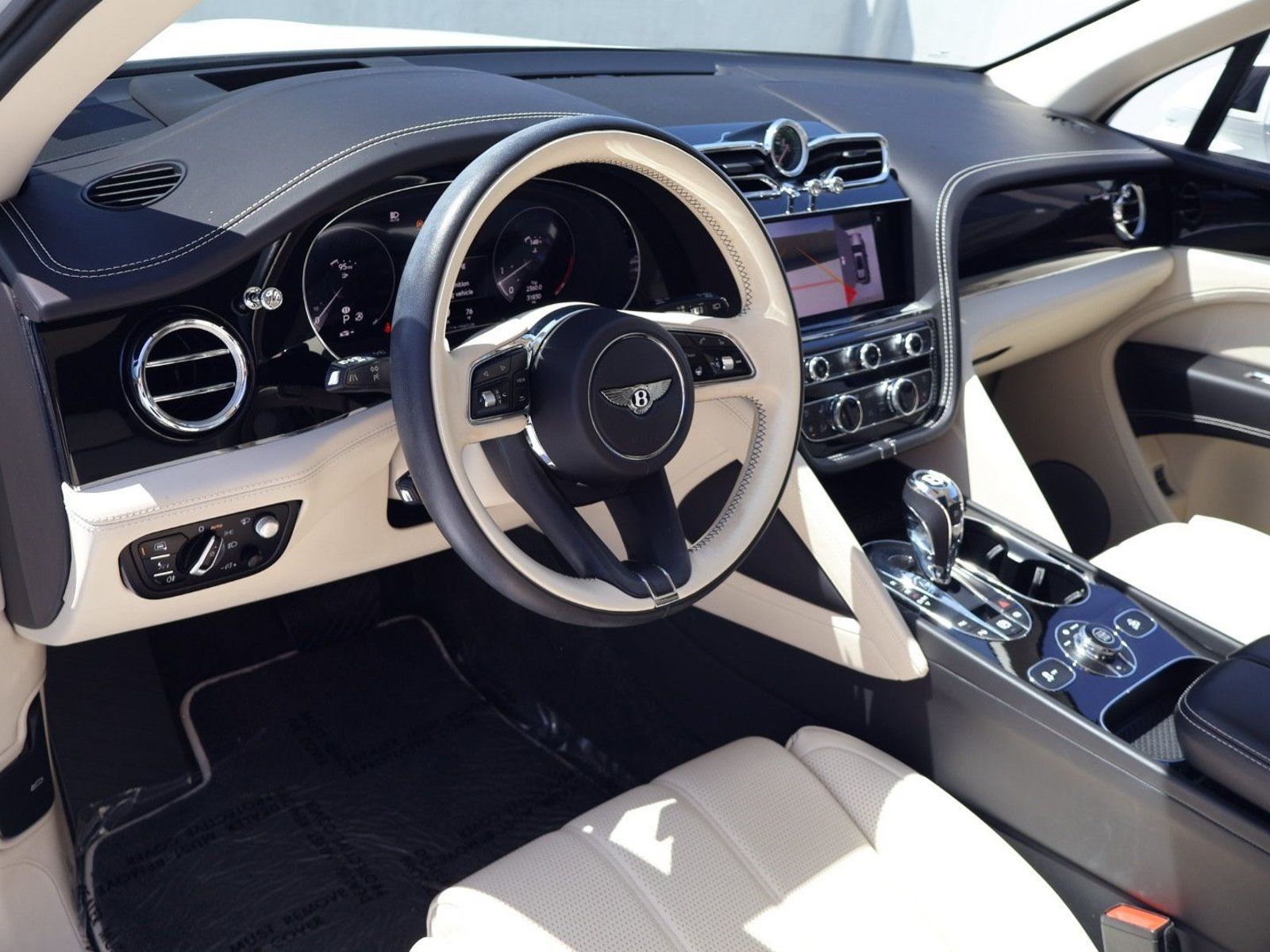 Certified 2023 Bentley Bentayga AWD/4WD image 4