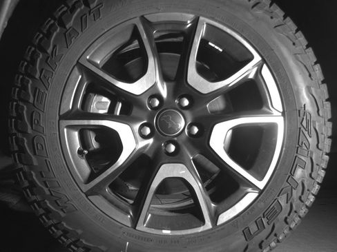 Used 2025 Jeep Compass Trailhawk AWD/4WD image 12