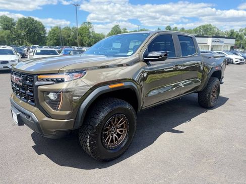 Used 2024 GMC Canyon Elevation w/ Elevation Premium Package RWD image 7