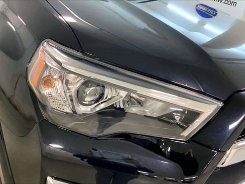 Used 2022 Toyota 4Runner Limited AWD/4WD image 27